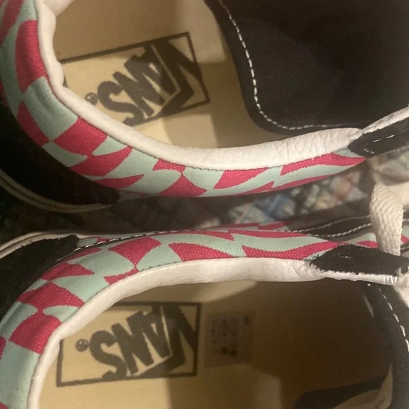 VANS old skool warped worn once pink and blue size 8.5 - Picture 3 of 5
